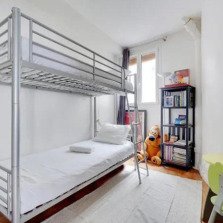 Martyrs Village Montmartre 2 Apartment Paris